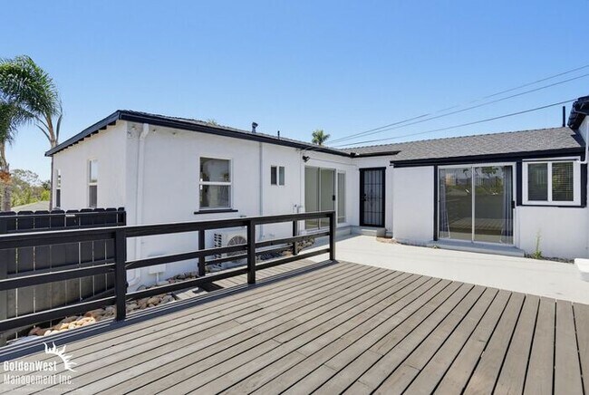 Building Photo - Completely Remodeled 4Bdm 2Ba Single Family - MI Special!