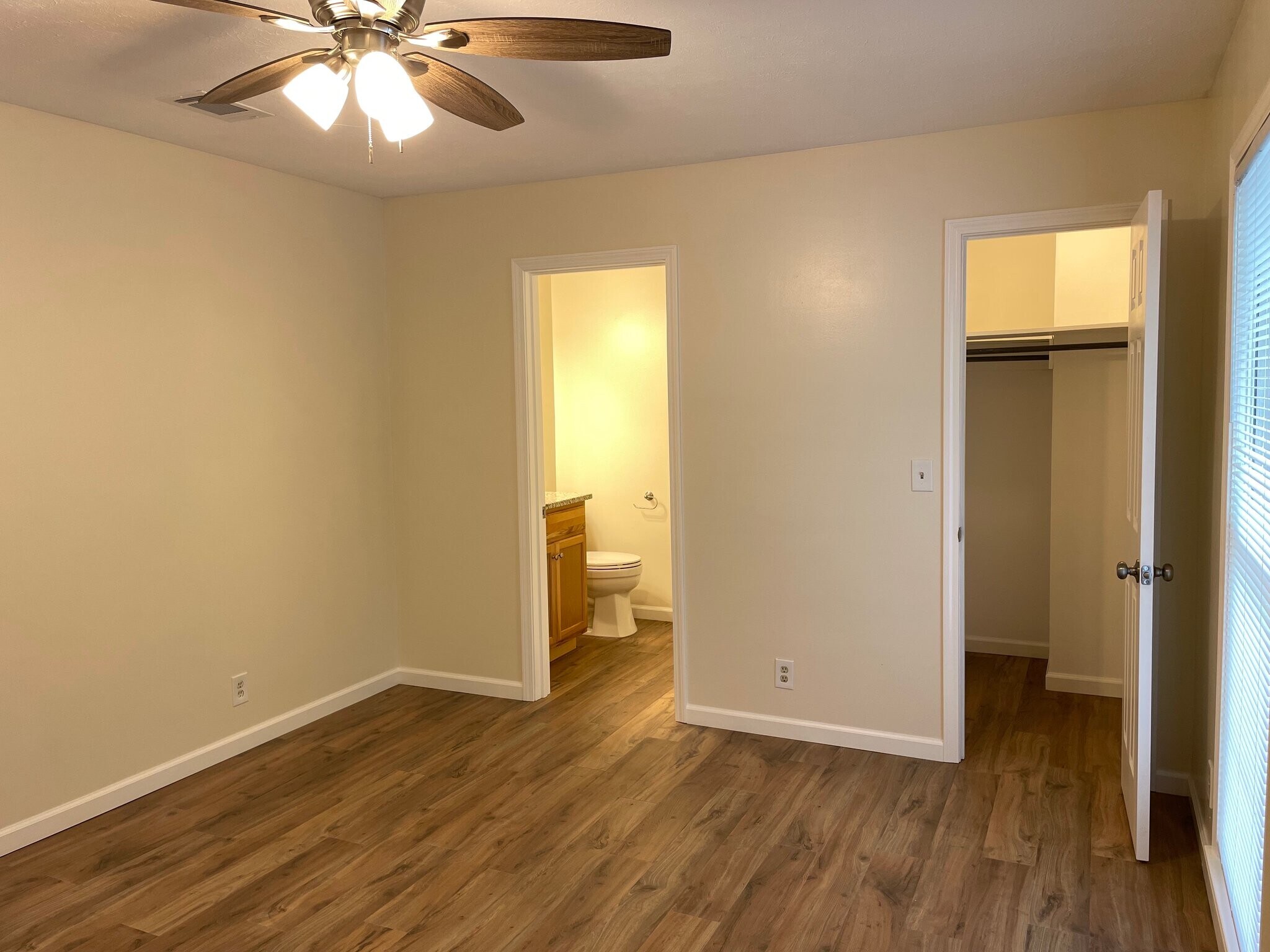Building Photo - 306 Leisure Ct