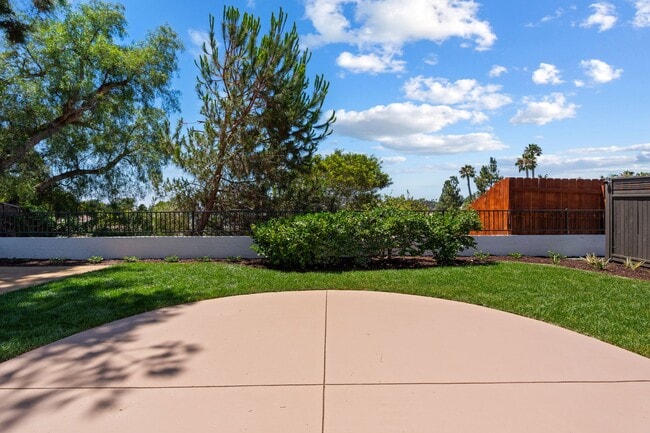 Building Photo - 6803 El Fuerte St