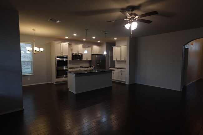 Building Photo - 1310 Stonewall Ridge