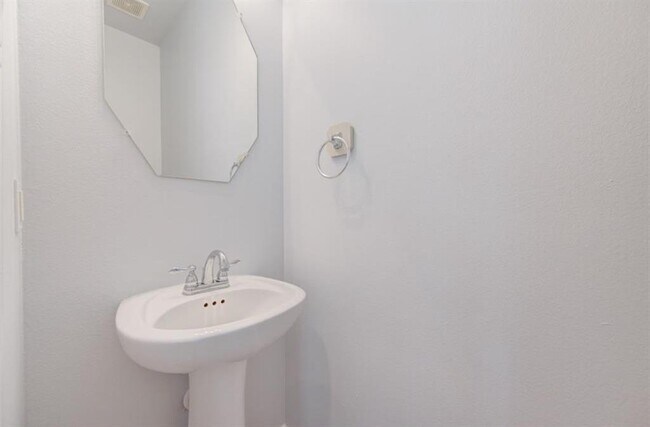 Building Photo - 18227 Amalfi Coast Dr