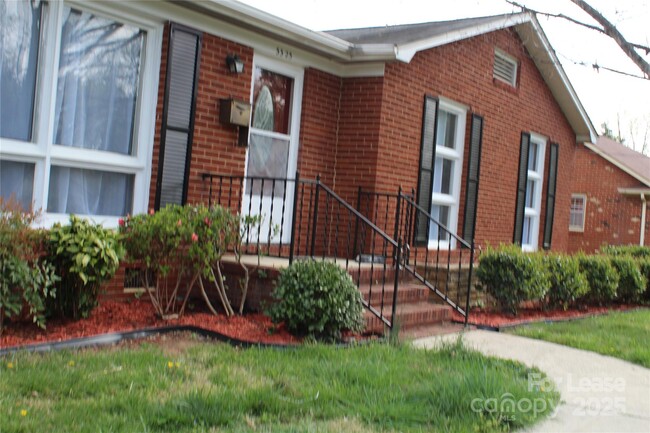 Building Photo - 5525 Amity Pl