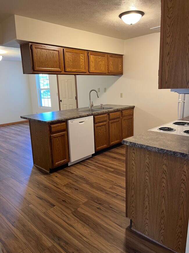 Building Photo - 5515 Tall Pines Pky