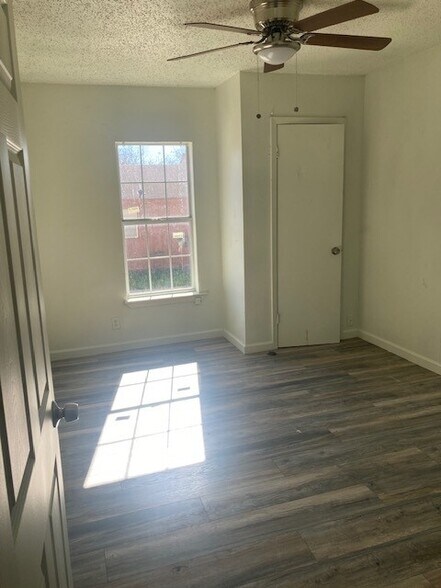 Unit A Bedroom - 714 S River St