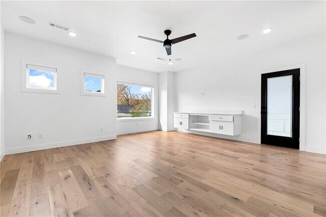 Building Photo - 4413 S 88th St