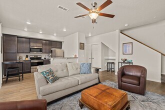 Building Photo - 7353 Summerwinds