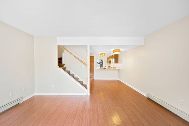 Building Photo - 4744 Edison Ln