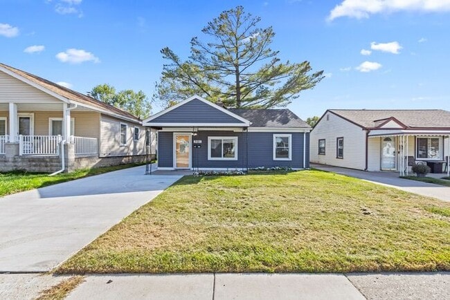 Building Photo - Beautifully Updated Ranch with large back ...