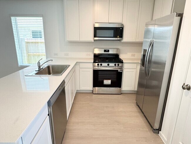 Building Photo - 31516 Pianella Ln
