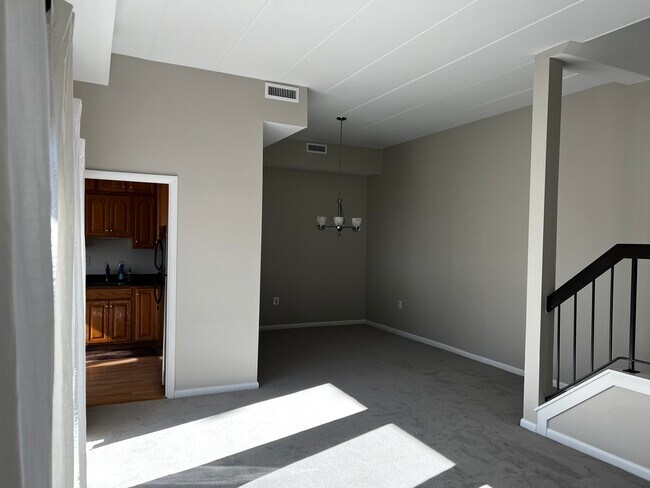 Building Photo - 106 Roberts Ln