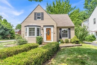 Building Photo - 1080 Piermont Rd