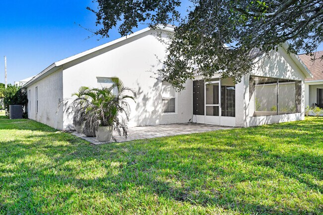 Building Photo - 1601 Wekiva Dr