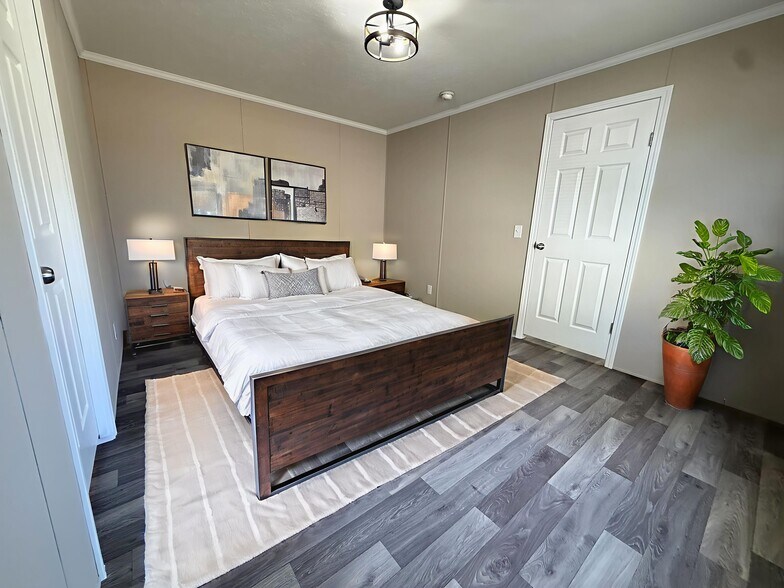 Building Photo - 12501 Apple Ln