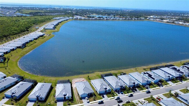 Building Photo - 8225 Shr Lk Dr