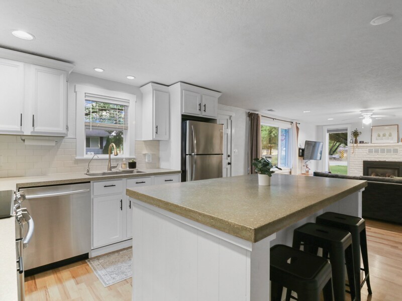 Building Photo - 4 Randall St