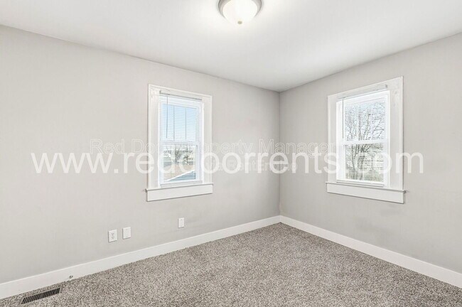 Building Photo - 218 Jefferson Ave