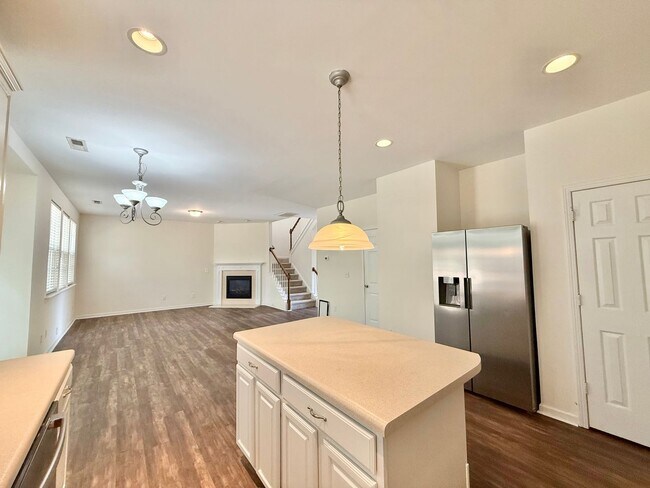 Building Photo - Charming 3BD, 2.5BA Raleigh Home Near Interstates, Shopping, Dining, and Downtown Raleigh