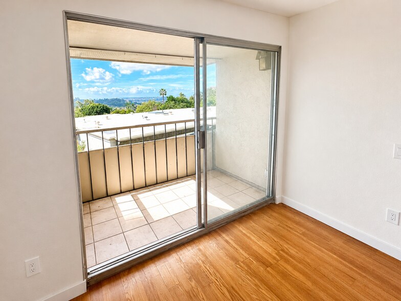 Building Photo - 6337 Caminito Andreta