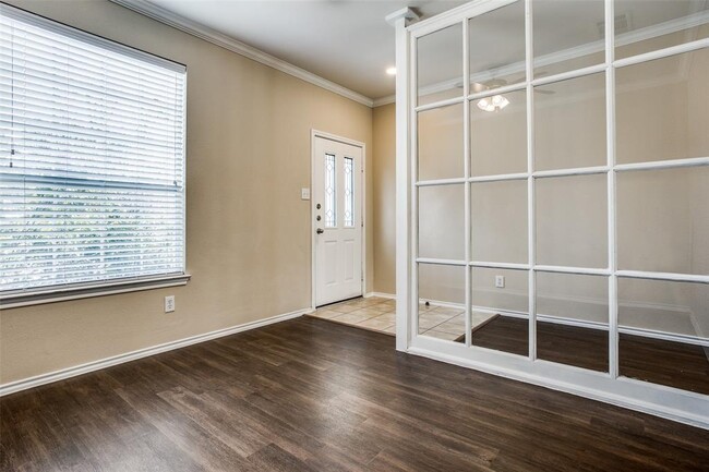 Building Photo - 2443 Green Meadows Ln