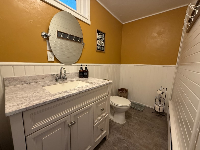 Building Photo - 105 3rd Ave W