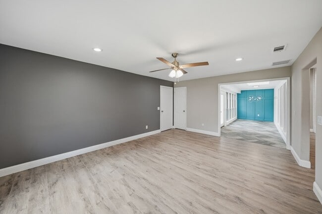 Building Photo - 4008 Hatherly Dr