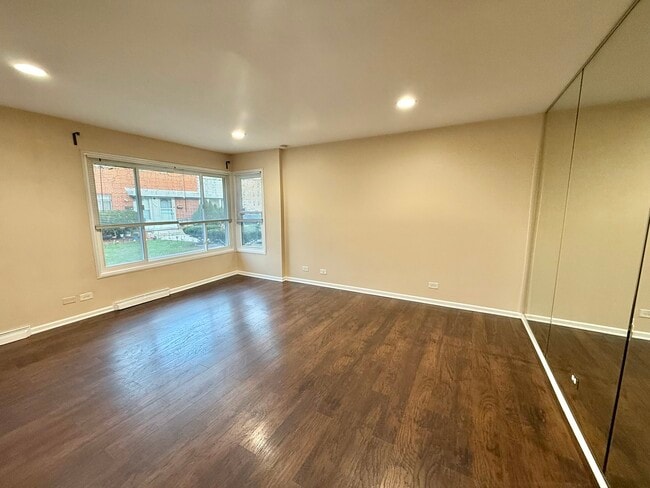 Building Photo - 4926 Crain St