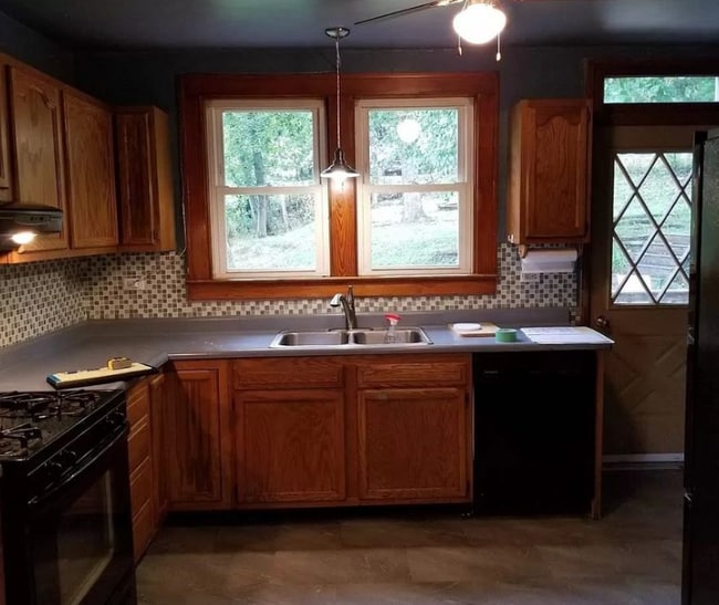 Building Photo - 1015 Boulevard Ave