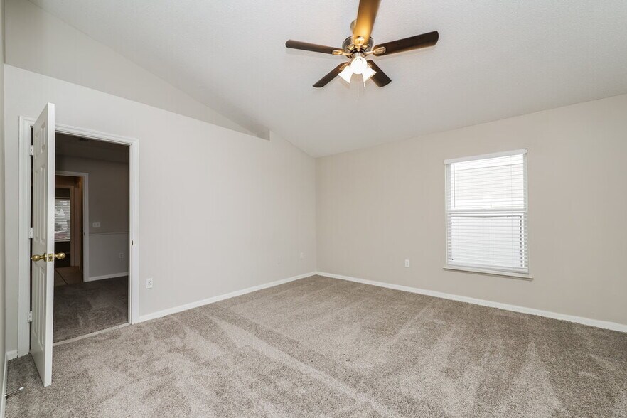 Building Photo - 12814 Lake Vista Dr