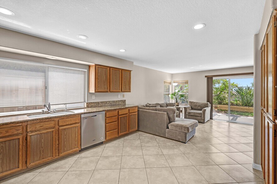 Building Photo - 22 Blackwood