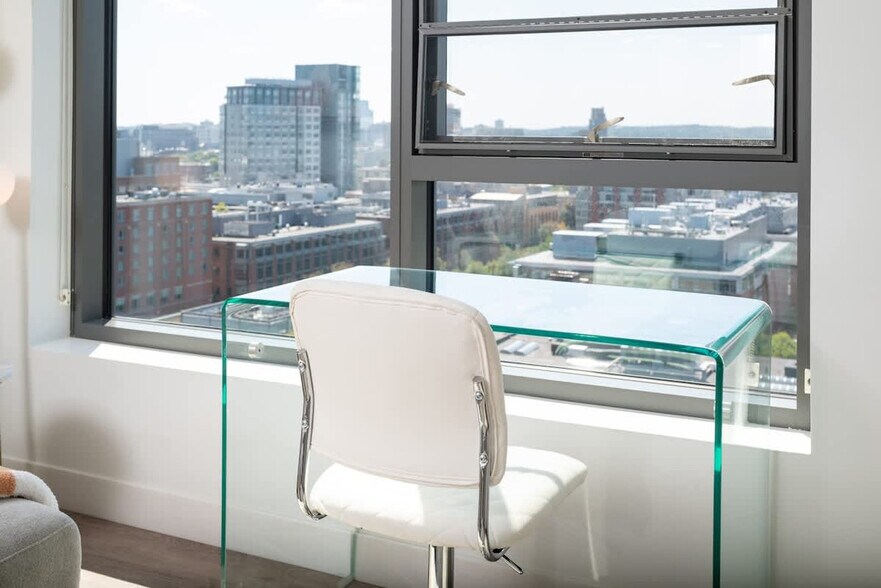 Building Photo - 425 Massachusetts Ave