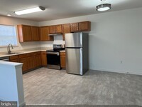 Building Photo - 10 Sequoia Dr