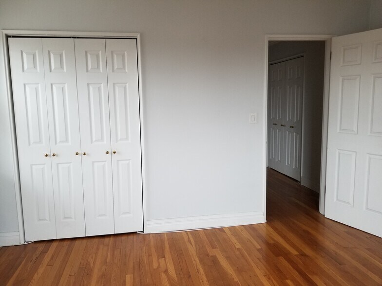 Bedroom_1 - 130 Orient Way