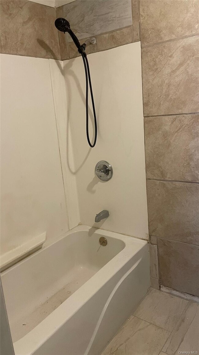 Building Photo - 370 Park Hill Rd