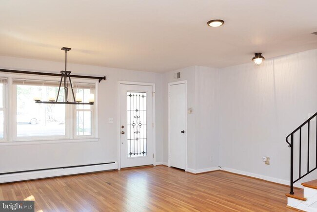 Building Photo - 21 W Taylor Run Pkwy