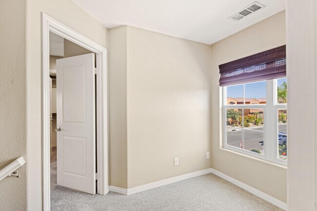 Building Photo - 52178 Rosewood Ln