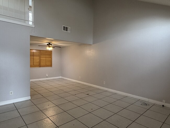 Building Photo - 29639 Greenhill Dr