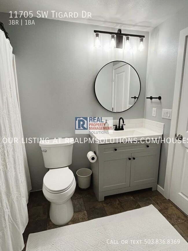 Building Photo - 11705 SW Tigard St