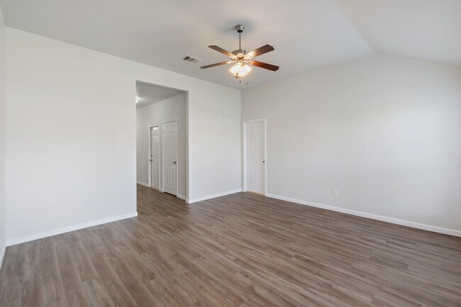 Building Photo - 7722 Bridgepointe Dr