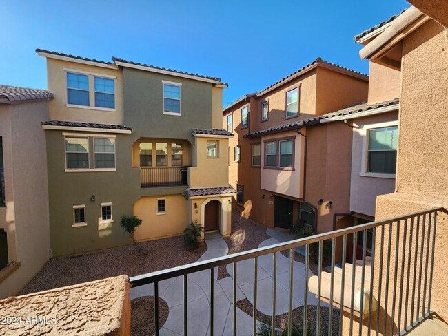 Building Photo - 1822 N 77th Glen