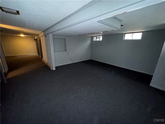 Building Photo - 900 Drexler St