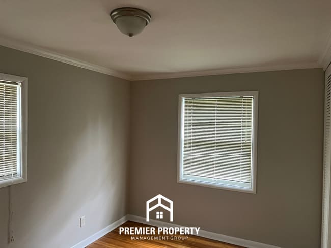 Building Photo - Charming 3BR/1.5BA in West Huntsville | Hardwood Floors Throughout & Fenced Yard