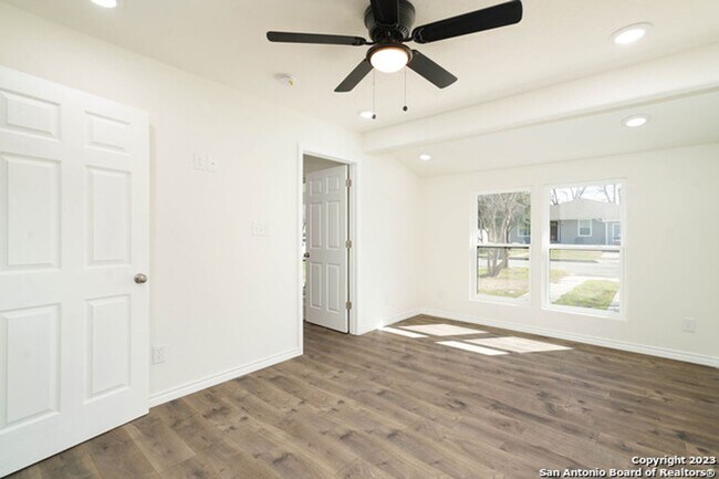 Building Photo - Modern 4BR Retreat with Gourmet Kitchen & Spacious Backyard Oasis
