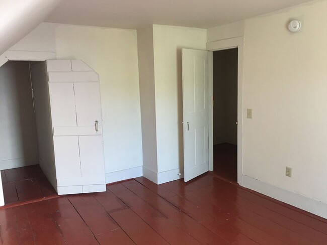Building Photo - Single Family Home