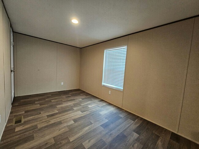 Building Photo - 1078 Myakka Dr