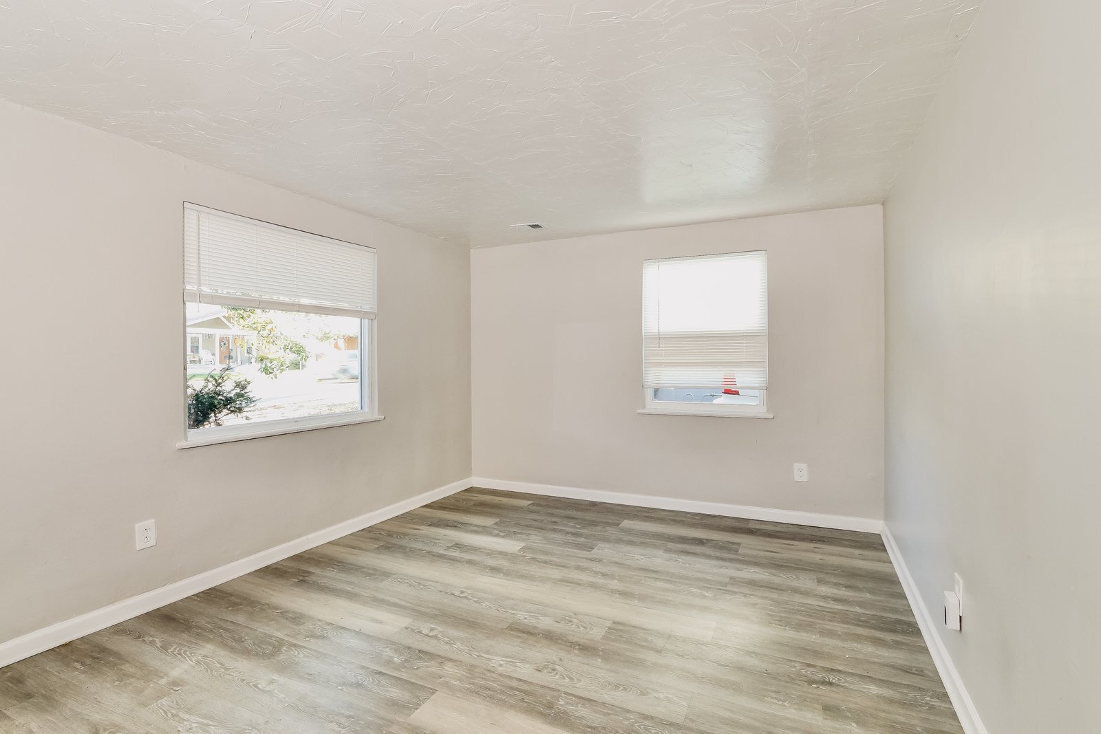 Building Photo - 212 E Bowne Blvd