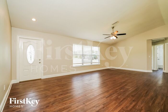 Building Photo - 1831 Coral Point Dr