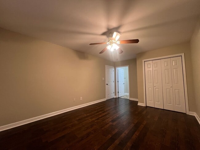 Building Photo - 2004 Grandhaven Dr