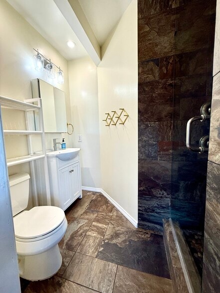 Building Photo - 1720 Midvale Dr