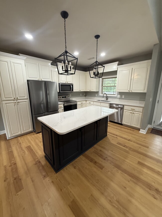 Building Photo - 255 Lizzy Ct