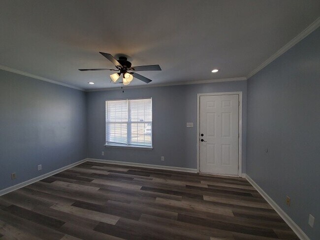 Building Photo - Looking for Cozy Without the Crowd?